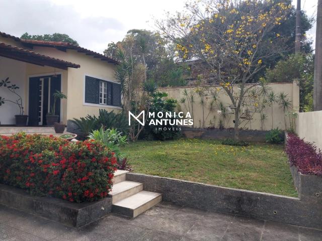 Casa / Sobrado para Venda em Araruama/RJ Hospício 3 Quartos