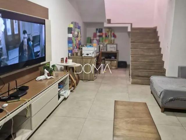 Casa / Sobrado para Venda em Arraial do Cabo/RJ Centro 4 Quartos