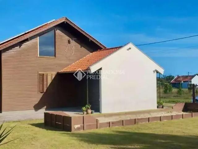 Casa / Sobrado para Venda em Arroio do Sal/RS Centro 3 Quartos