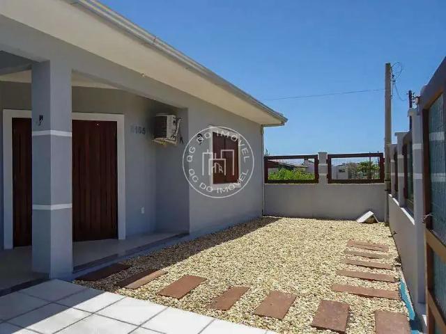 Casa / Sobrado para Venda em Arroio do Sal/RS Centro 4 Quartos