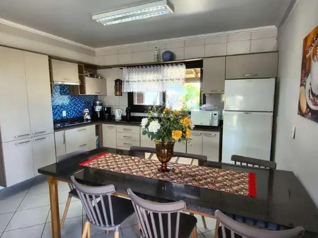 Casa / Sobrado para Venda em Arroio do Sal/RS Areias Brancas 5 Quartos