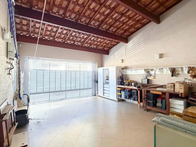 Casa / Sobrado para Venda em Atibaia/SP Centro 4 Quartos