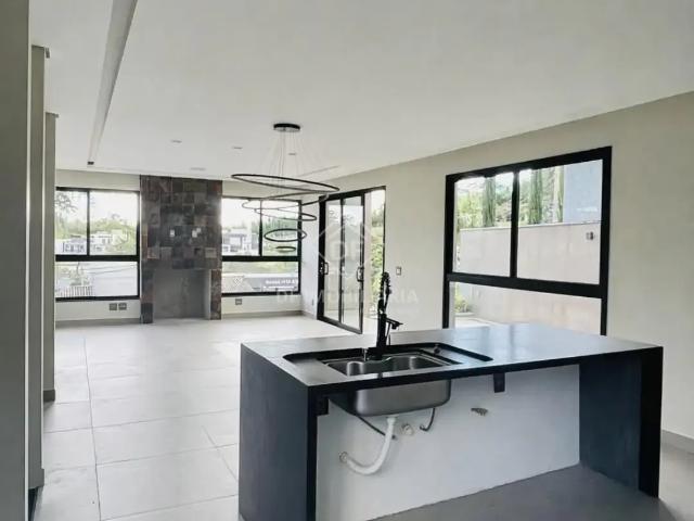 Casa / Sobrado para Venda em Atibaia/SP Rio Abaixo 4 Quartos