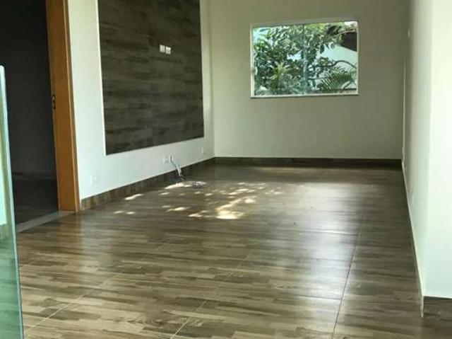 Casa / Sobrado para Venda em Atibaia/SP Tanque 4 Quartos
