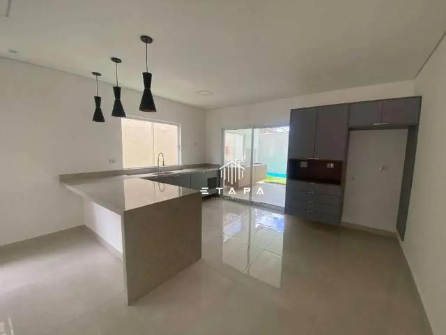 Casa / Sobrado para Venda em Atibaia/SP Vila Petrópolis 3 Quartos