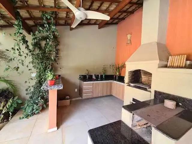 Casa / Sobrado para Venda em Atibaia/SP Vila Petrópolis 4 Quartos