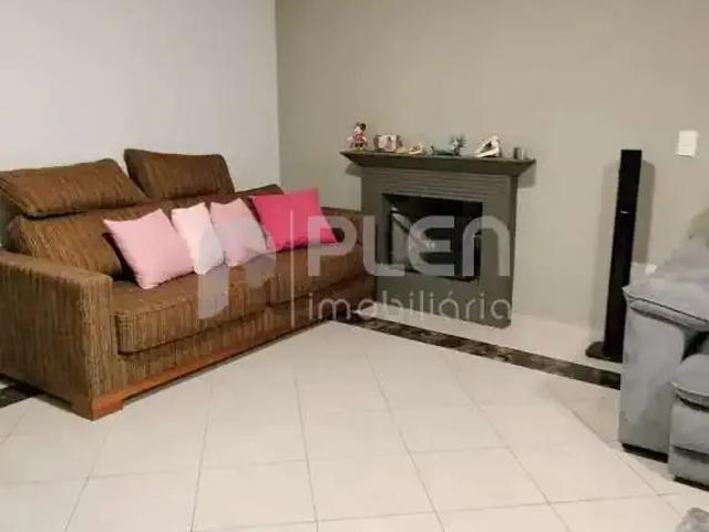 Casa / Sobrado para Venda em Atibaia/SP Vila Petrópolis 4 Quartos