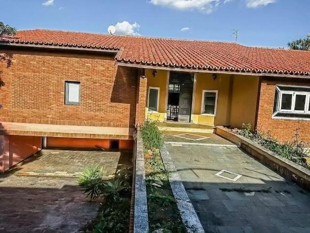 Casa / Sobrado para Venda em Atibaia/SP Vila Petrópolis 4 Quartos