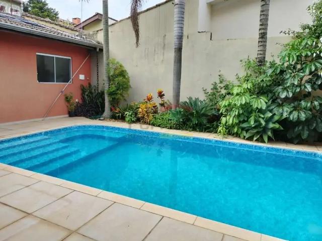 Casa / Sobrado para Venda em Atibaia/SP Vila Petrópolis 4 Quartos