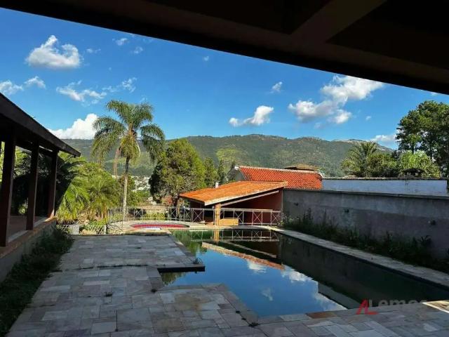 Casa / Sobrado para Venda em Atibaia/SP Vila Petrópolis 4 Quartos