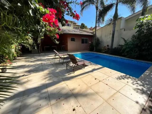 Casa / Sobrado para Venda em Atibaia/SP Vila Petrópolis 4 Quartos
