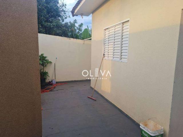 Casa / Sobrado para Venda em Bady Bassitt/SP Água Limpa I 4 Quartos