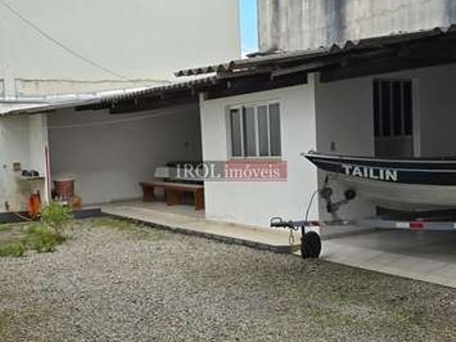 Casa / Sobrado para Venda em Balneário Camboriú/SC Vila Real 4 Quartos