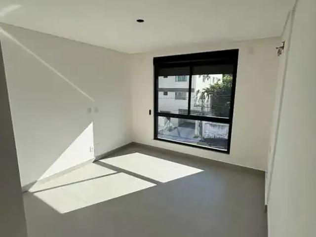 Casa / Sobrado para Venda em Balneário Camboriú/SC Ariribá 3 Quartos