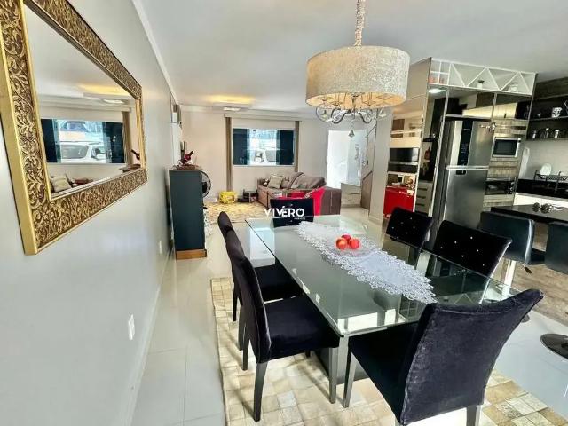 Casa / Sobrado para Venda em Balneário Camboriú/SC Ariribá 3 Quartos