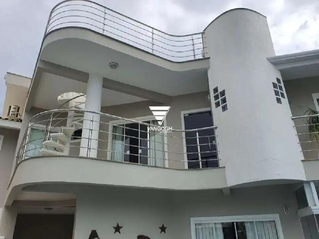 Casa / Sobrado para Venda em Balneário Camboriú/SC Ariribá 3 Quartos