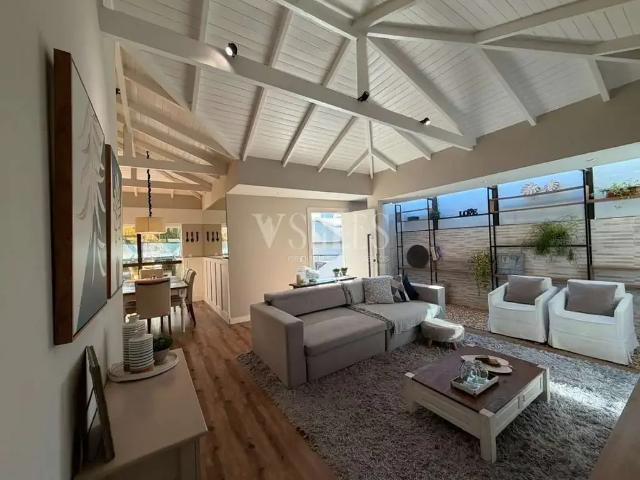 Casa / Sobrado para Venda em Balneário Camboriú/SC Ariribá 4 Quartos