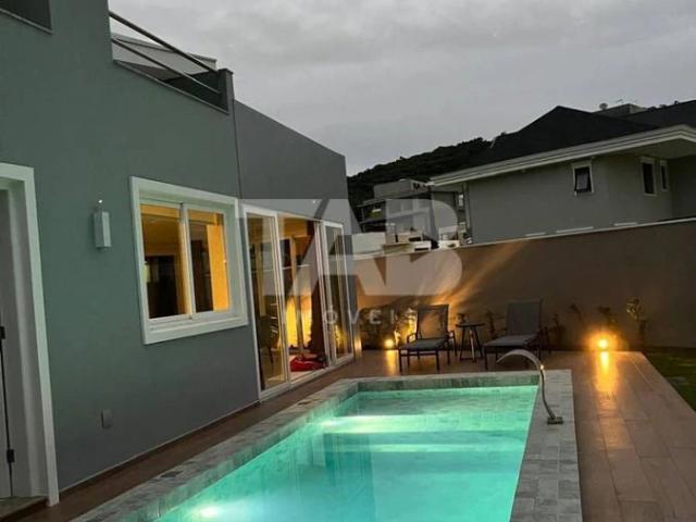 Casa / Sobrado para Venda em Balneário Camboriú/SC Ariribá 4 Quartos