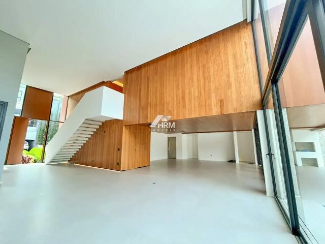 Casa / Sobrado para Venda em Balneário Camboriú/SC Barra 4 Quartos