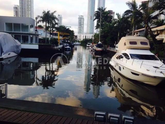 Casa / Sobrado para Venda em Balneário Camboriú/SC Barra 3 Quartos