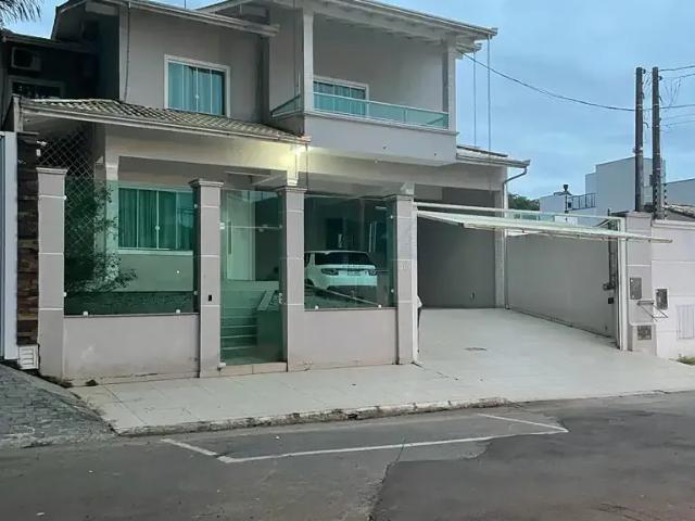Casa / Sobrado para Venda em Balneário Camboriú/SC Barra 3 Quartos