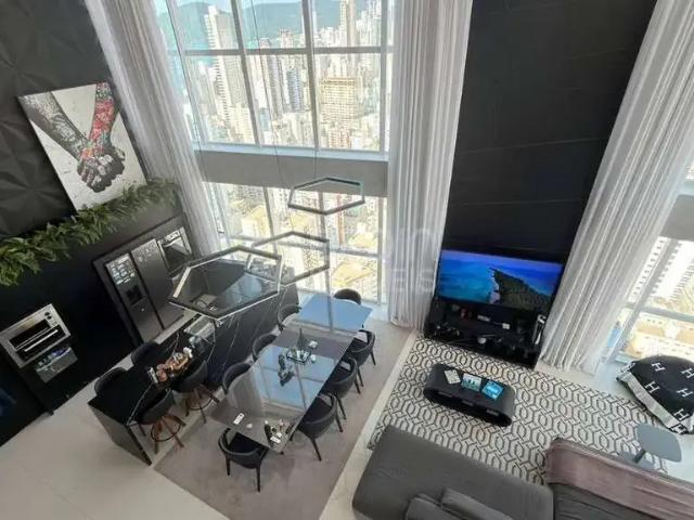 Casa / Sobrado para Venda em Balneário Camboriú/SC Centro 3 Quartos