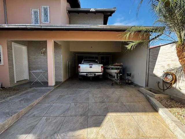 Casa / Sobrado para Venda em Balneário Camboriú/SC Centro 3 Quartos