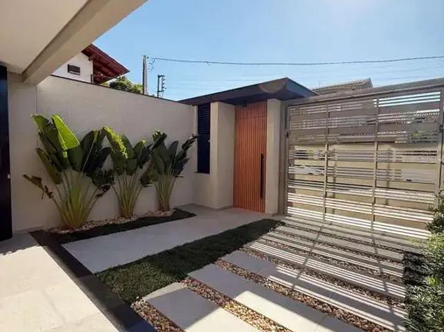 Casa / Sobrado para Venda em Balneário Camboriú/SC Centro 3 Quartos