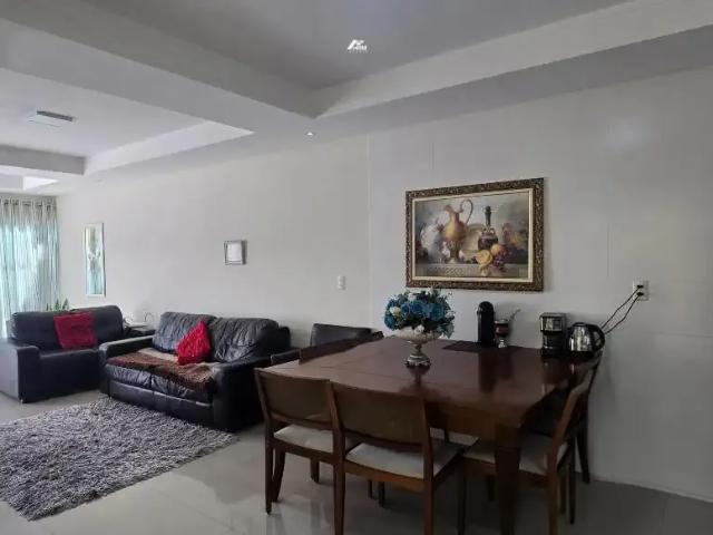 Casa / Sobrado para Venda em Balneário Camboriú/SC Municípios 3 Quartos