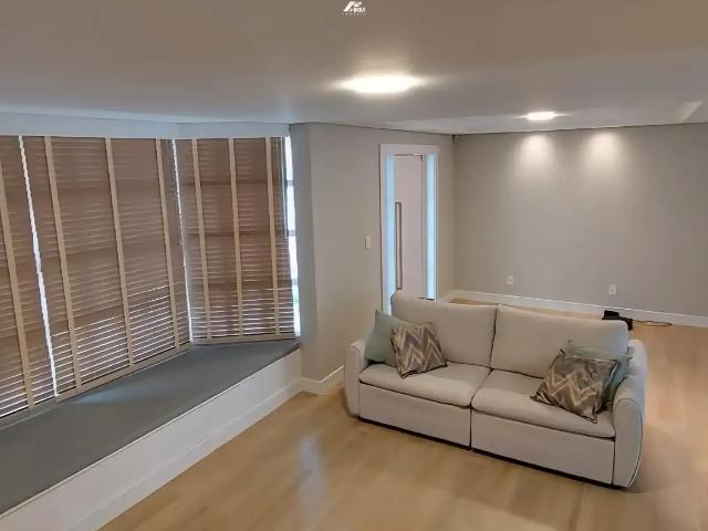 Casa / Sobrado para Venda em Balneário Camboriú/SC Nações 4 Quartos
