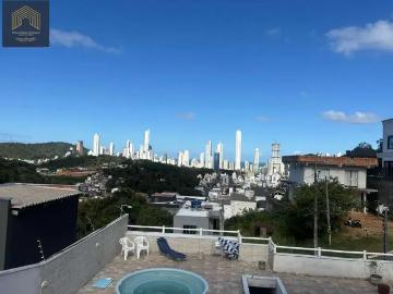 Casa / Sobrado para Venda em Balneário Camboriú/SC Nações 4 Quartos