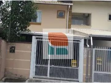 Casa / Sobrado para Venda em Balneário Camboriú/SC Nações 2 Quartos