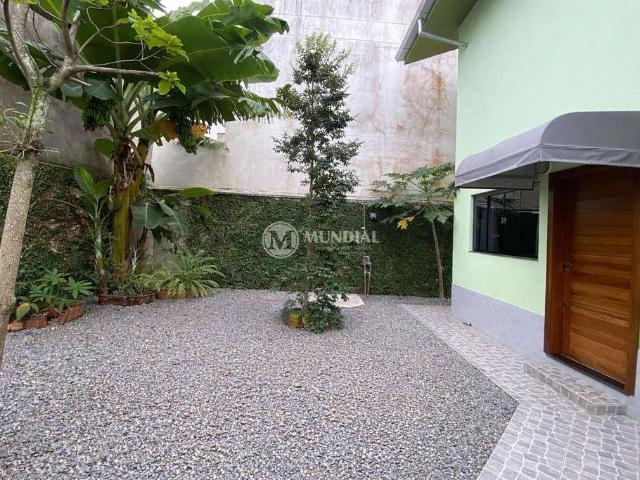 Casa / Sobrado para Venda em Balneário Camboriú/SC Nações 3 Quartos