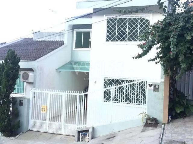 Casa / Sobrado para Venda em Balneário Camboriú/SC Nações 3 Quartos