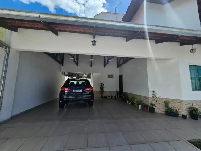 Casa / Sobrado para Venda em Balneário Camboriú/SC Nações 3 Quartos