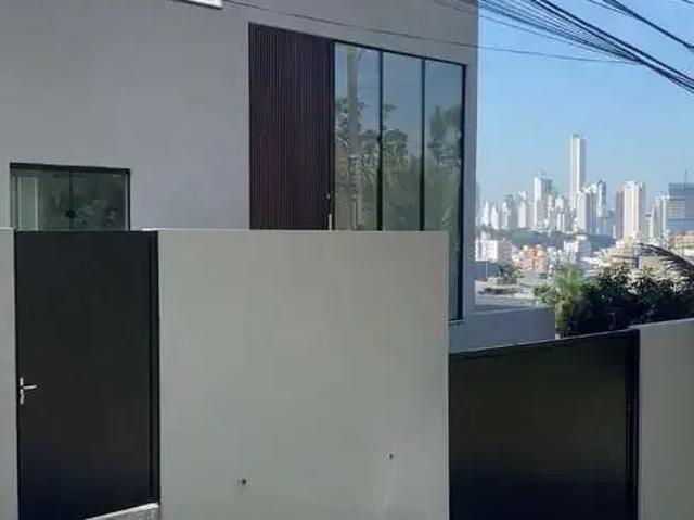 Casa / Sobrado para Venda em Balneário Camboriú/SC Nações 3 Quartos