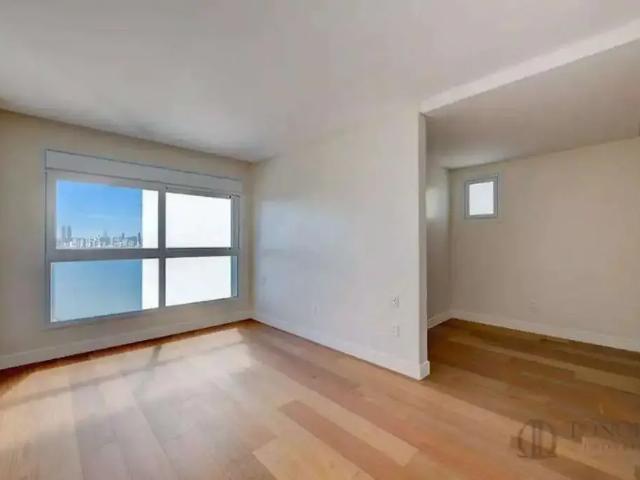 Casa / Sobrado para Venda em Balneário Camboriú/SC Pioneiros 3 Quartos