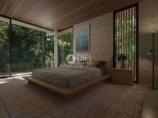 Casa / Sobrado para Venda em Balneário Camboriú/SC Praia do Estaleiro 4 Quartos