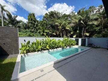Casa / Sobrado para Venda em Balneário Camboriú/SC Praia do Estaleiro 4 Quartos