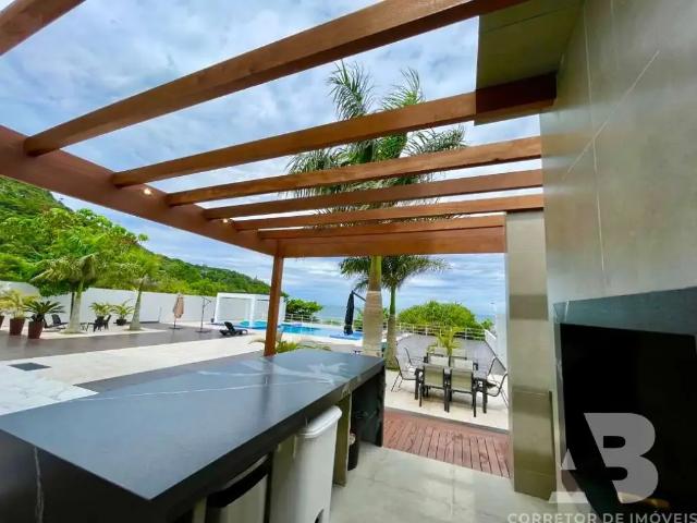 Casa / Sobrado para Venda em Balneário Camboriú/SC Praia do Estaleiro 6 Quartos
