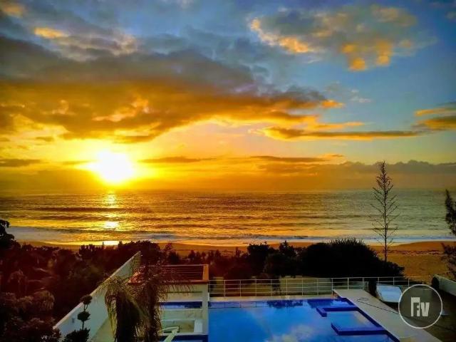 Casa / Sobrado para Venda em Balneário Camboriú/SC Praia do Estaleirinho 6 Quartos