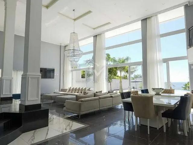 Casa / Sobrado para Venda em Balneário Camboriú/SC Praia do Estaleirinho 6 Quartos