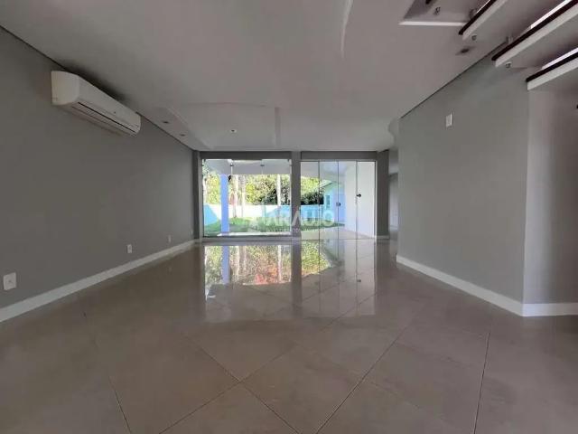 Casa / Sobrado para Venda em Balneário Camboriú/SC Praia dos Amores 2 Quartos