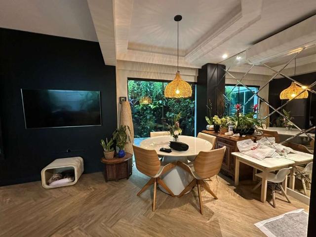 Casa / Sobrado para Venda em Balneário Camboriú/SC Praia dos Amores 3 Quartos