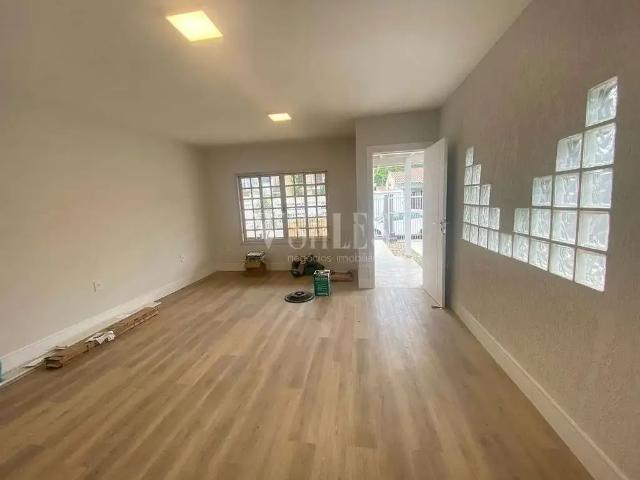 Casa / Sobrado para Venda em Balneário Camboriú/SC Praia dos Amores 3 Quartos