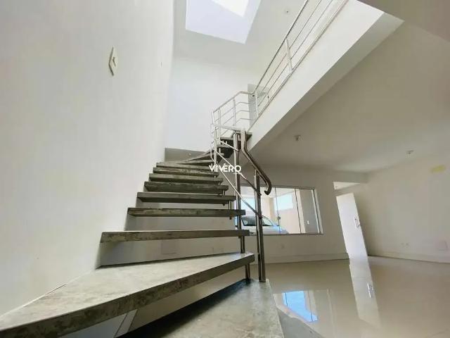 Casa / Sobrado para Venda em Balneário Camboriú/SC Praia dos Amores 3 Quartos
