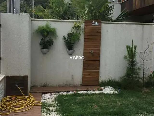 Casa / Sobrado para Venda em Balneário Camboriú/SC Praia dos Amores 3 Quartos