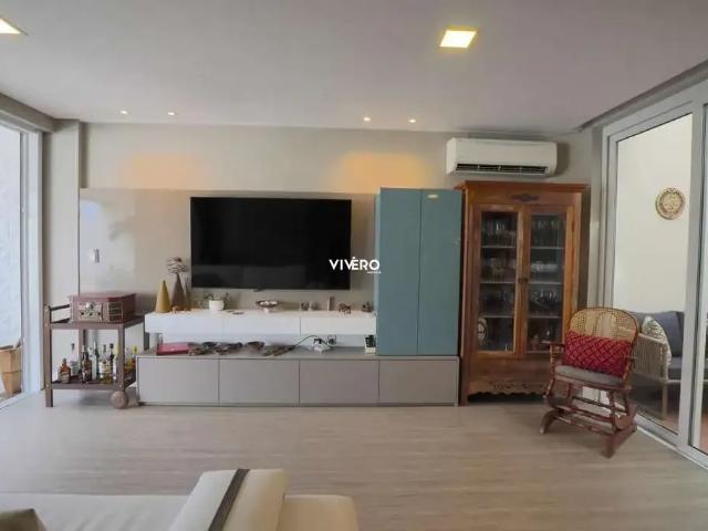 Casa / Sobrado para Venda em Balneário Camboriú/SC Praia dos Amores 3 Quartos