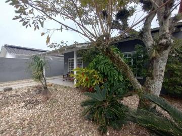 Casa / Sobrado para Venda em Balneário Camboriú/SC Praia dos Amores 3 Quartos
