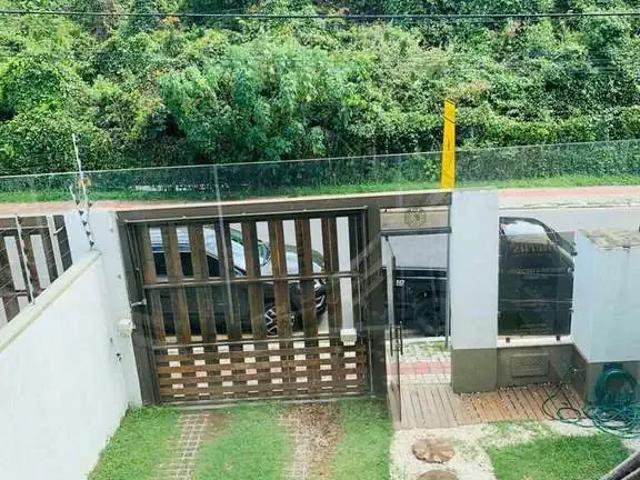 Casa / Sobrado para Venda em Balneário Camboriú/SC Praia dos Amores 3 Quartos